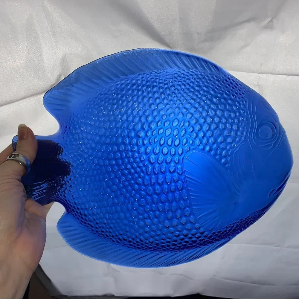 Cobalt Blue Arcorac fish plate.